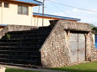 Vieja estructura en el exterior de la Iglesia de Alanje