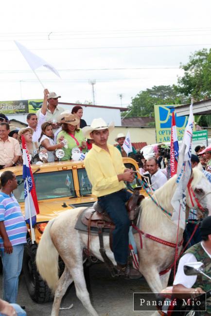 Balbina Herrera en la Cabalgata del 2 de Febrero - Bugaba