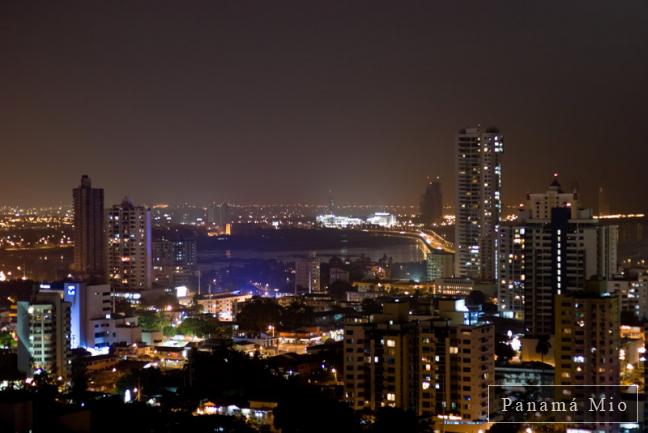 Vista Nocturna de la Ciudad de Panamá - Barrio San Francisco
