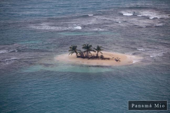 Pequeña Isla desde el Avión - San Blas