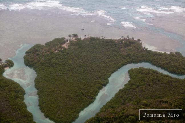 Vista Aerea del Archipielago  de San Blas